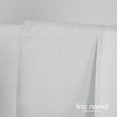 Lino - medvilnės audinys ruoželio raštu iš melsvai žalsvų ir baltų verpalų