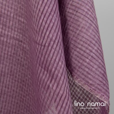 Lininis audinys violetinis permatomais ir tankaus pynimo langeliais