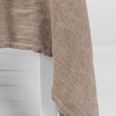 ALMOND lininė ruda staltiesė „eglutės“ raštu