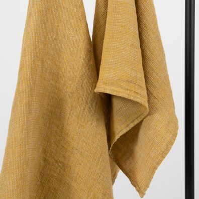 Lininis vonios rankšluostis iš garstyčių geltonos ir natūralios spalvos verpalų