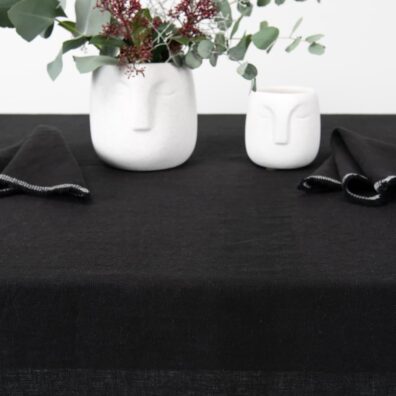 100% lino juodos spalvos staltiesė su kutais