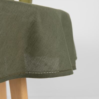 LUNA apvali, ovali samanų spalvos lino - medvilnės staltiesė su mereškavimu