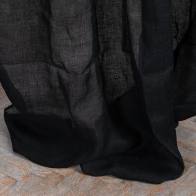 BOHEMIA lininė juoda užuolaida iš minkšto, švelnaus, specialiai skalbto audinio