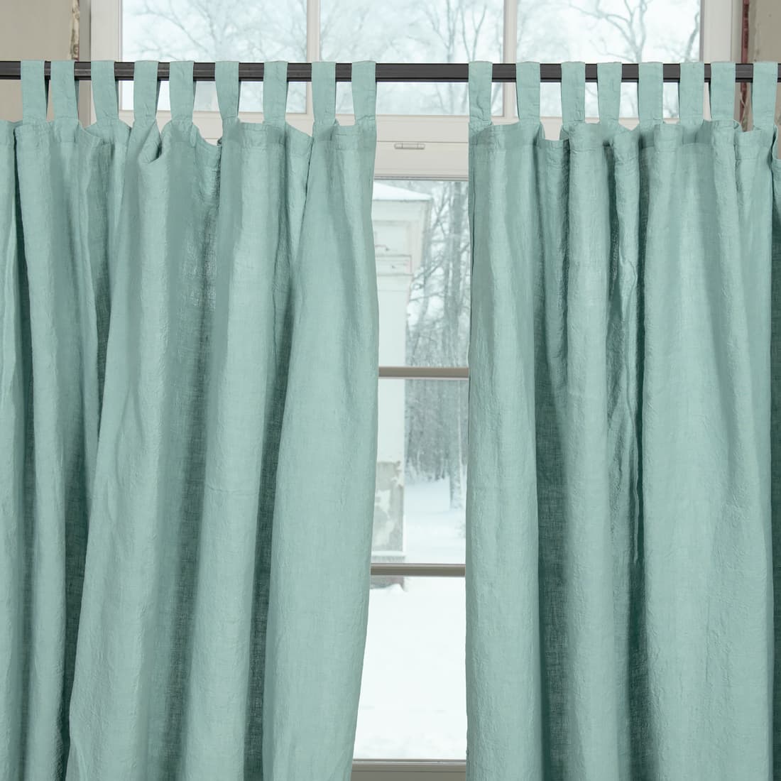 Lininė žalsva užuolaida su kabinimo kilpomis