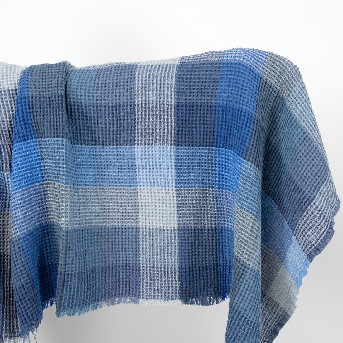 Puslininis audinys mėlynas languotas „vaflinis“ skalbtas