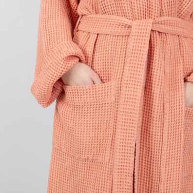 Lino-medvilnės chalatas persikinės spalvos surišamas diržu