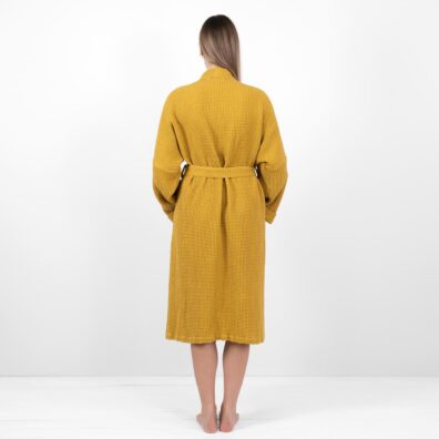 Lino-medvilnės chalatas garstyčių spalvos „vafliniais“ langeliais iš minkšto švelnaus skalbto audinio