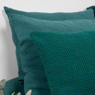 Lino-medvilnės užvalkaliukas smaragdo spalvos „vafliniais“ langeliais