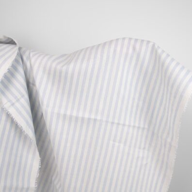 Lininis audinys melsvais dryžiais