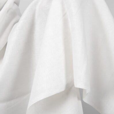 Lino audinys pieno baltumo „eglutės“ raštu tinka drabužiams ir namų tekstilei siūti