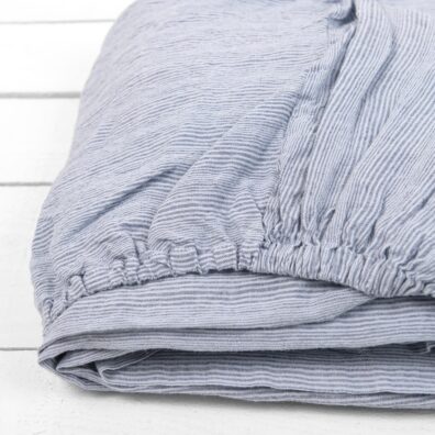 DOVI lininė paklodė melsvai pilkai dryžuota su guma