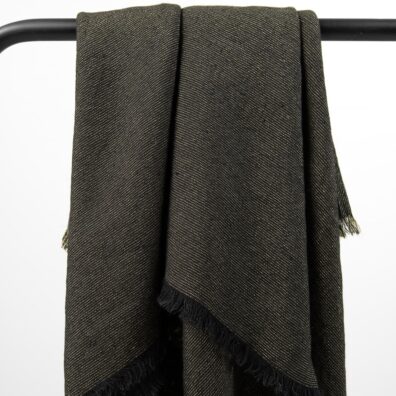 Lininė skara juoda su aukso blizgesiu