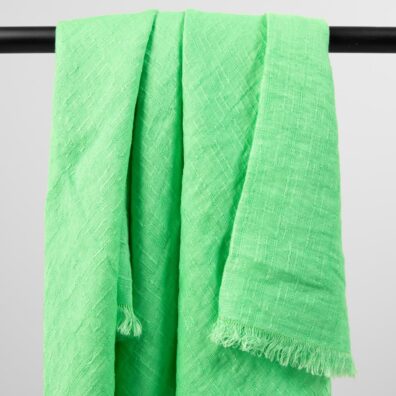 Lininė skara žalia su dryžiukais