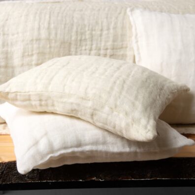 FONDA lininė gelsvai balta dvipusė lovatiesė ir derančių spalvų pagalvėlių užvalkaliukai