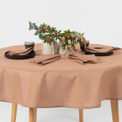 Apvali (ovali) šviesiai ruda lino-medvilnės sudėties staltiesė