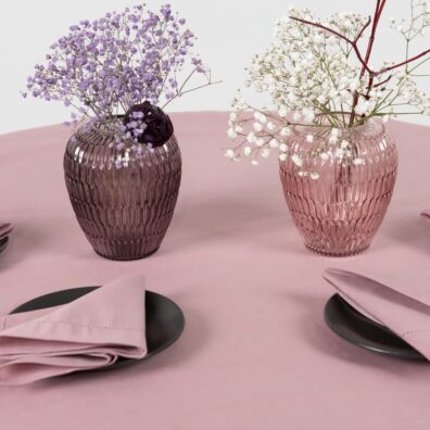 Apvali (ovali) blyškiai alyvinė lino-medvilnės staltiesė su mereškuotu kraštu ir derančios servetėlės