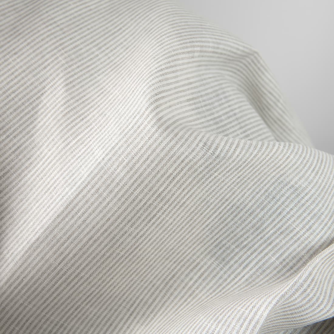 Lininis audinys baltos ir natūralios spalvos dryžiukais 150cm pločio