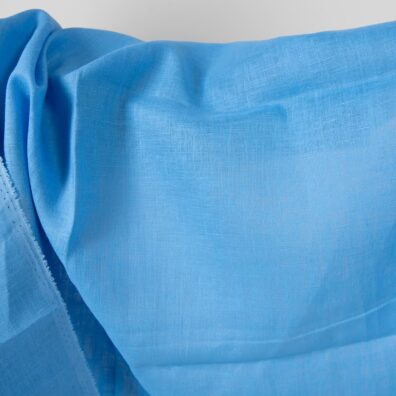 Lininis audinys žydros spalvos tinka drabužiams, patalynei, užuolaidoms, staltiesėms, prijuostėms siūti