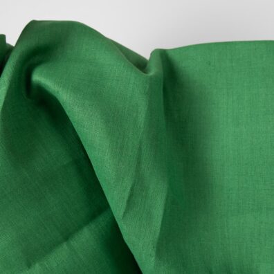 Žalias lino audinys tinka drabužiams, patalynei, užuolaidoms, staltiesėms, prijuostėms siūti