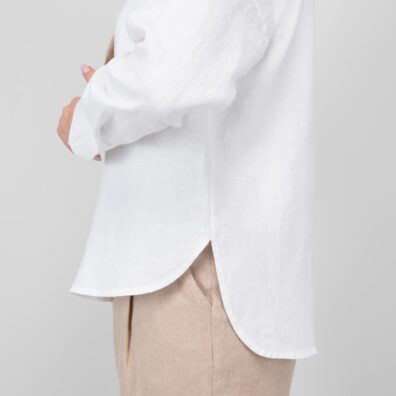 Lininė balta palaidinė su skeltukais šonuose