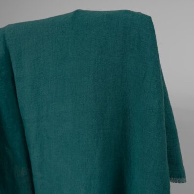 Lininis audinys tamsios turkio spalvos platus skalbtas, minkštas, švelnus