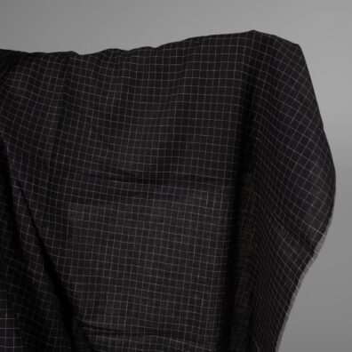 Lininis audinys juodas baltais langučiais