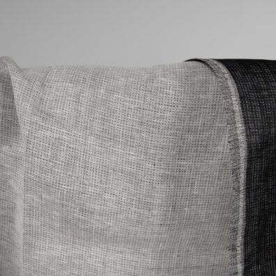 Lininis dvipusis dvisluoksnis juodai baltas audinys tinka drabužiams ir namų tekstilei siūti