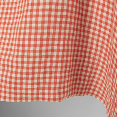 Lininis audinys raudonai-žalsvai languotas skalbtas tinka drabužiams ir namų tekstilei siūti