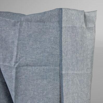 Lininis audinys baltai mėlynas „eglutės“ raštu