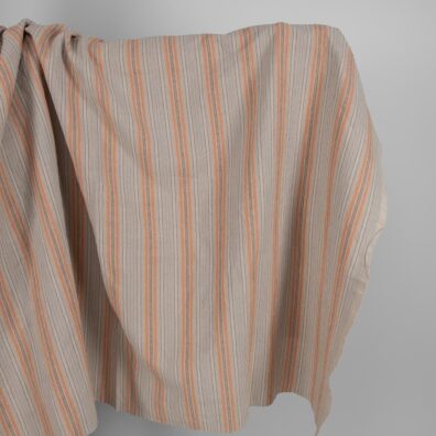 Puslininis audinys rudomis raštuotomis juostelėmis skalbtas