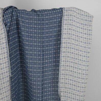 Puslininis audinys baltai mėlynas raštuotas skalbtas