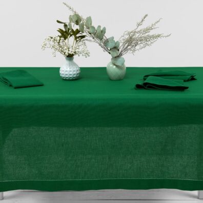Puslininė staltiesė smaragdo žalios spalvos