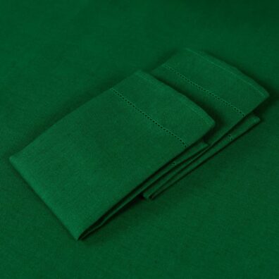 Lino - medvilnės sudėties smaragdo žalios spalvos servetėlė su mereška