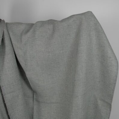 Lininis audinys žalsvai-pilkai raštuotas