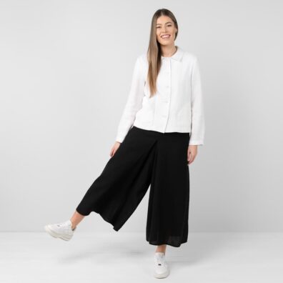 Lininės juodos sijonkelnės MYKA ir baltas raštuotas švarkelis LIMA