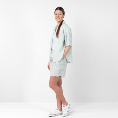 Lininė žalsva palaidinė su skeltukais šonuose