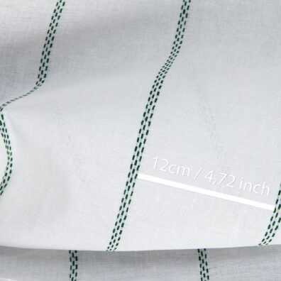 Lino - medvilnės audinys pieno baltumo su žaliais dryžiais tinka drabužiams ir namų tekstilės gaminiams siūti