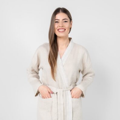 SYDNEY lininis šviesiai pilkas chalatas su plačia šviesesne detale priekyje