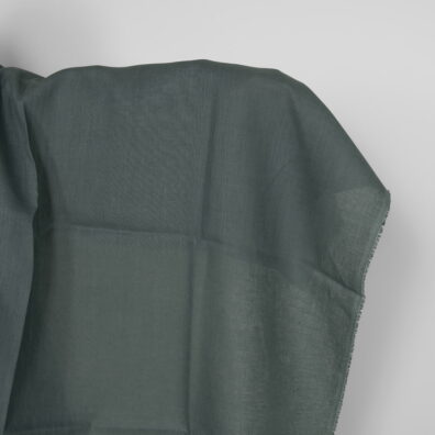 Pilkšvai žalias lininis audinys