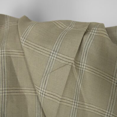 Lininis audinys rusvai-pilkai languotas tinka drabužiams ir namų tekstilės gaminiams siūti