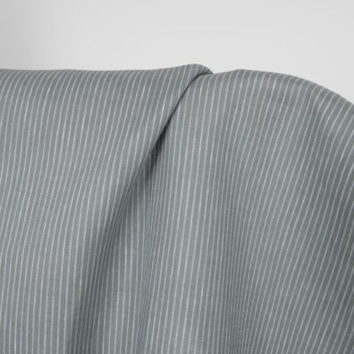 Lininis audinys pilkai-baltai dryžuotas tinka drabužiams ir namų tekstilės gaminiams siūti