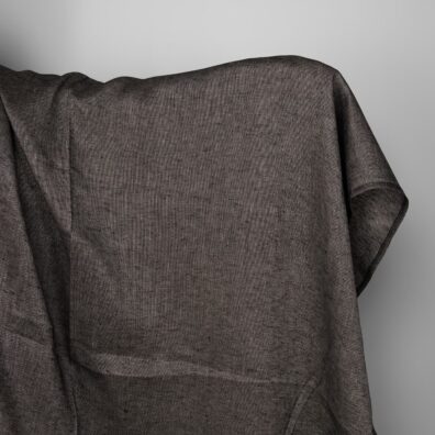 Lino audinys pilkšvai juodu raštu