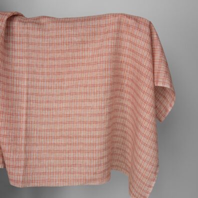 Lininis audinys oranžiniais langeliais