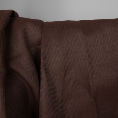 Lininis audinys rudas raštuotais dryžiais tinka drabužiams ir namų tekstilės gaminiams siūti