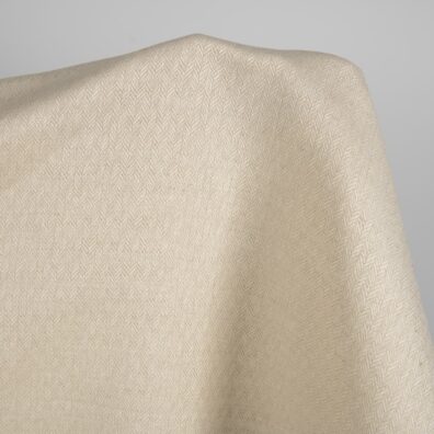 Lino - medvilnės audinys smėlio spalvos „eglutės“ raštu