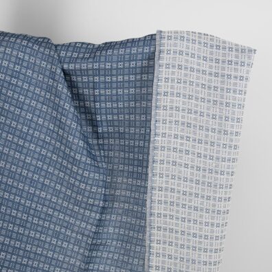 Puslininis audinys baltai mėlynas raštuotas