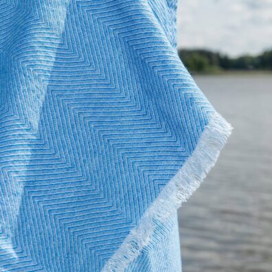 Lino-medvilnės paplūdimio rankšluostis šviesiai mėlynas „eglutės“ raštu