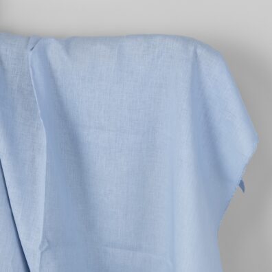 Lininis audinys blyškiai mėlynas