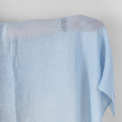 Lininis audinys blyškiai mėlynas permatomas skalbtas