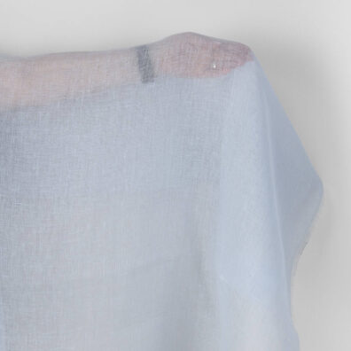 Lininis audinys dangaus pilkumo permatomas